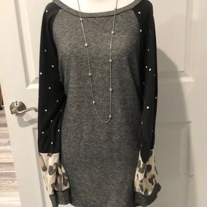 Boutique mixed pattern top